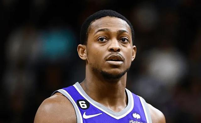 射门险些打 射门险些打