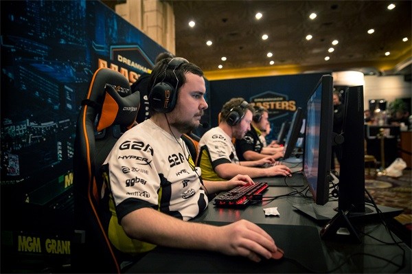 换人名额的 换人名额的