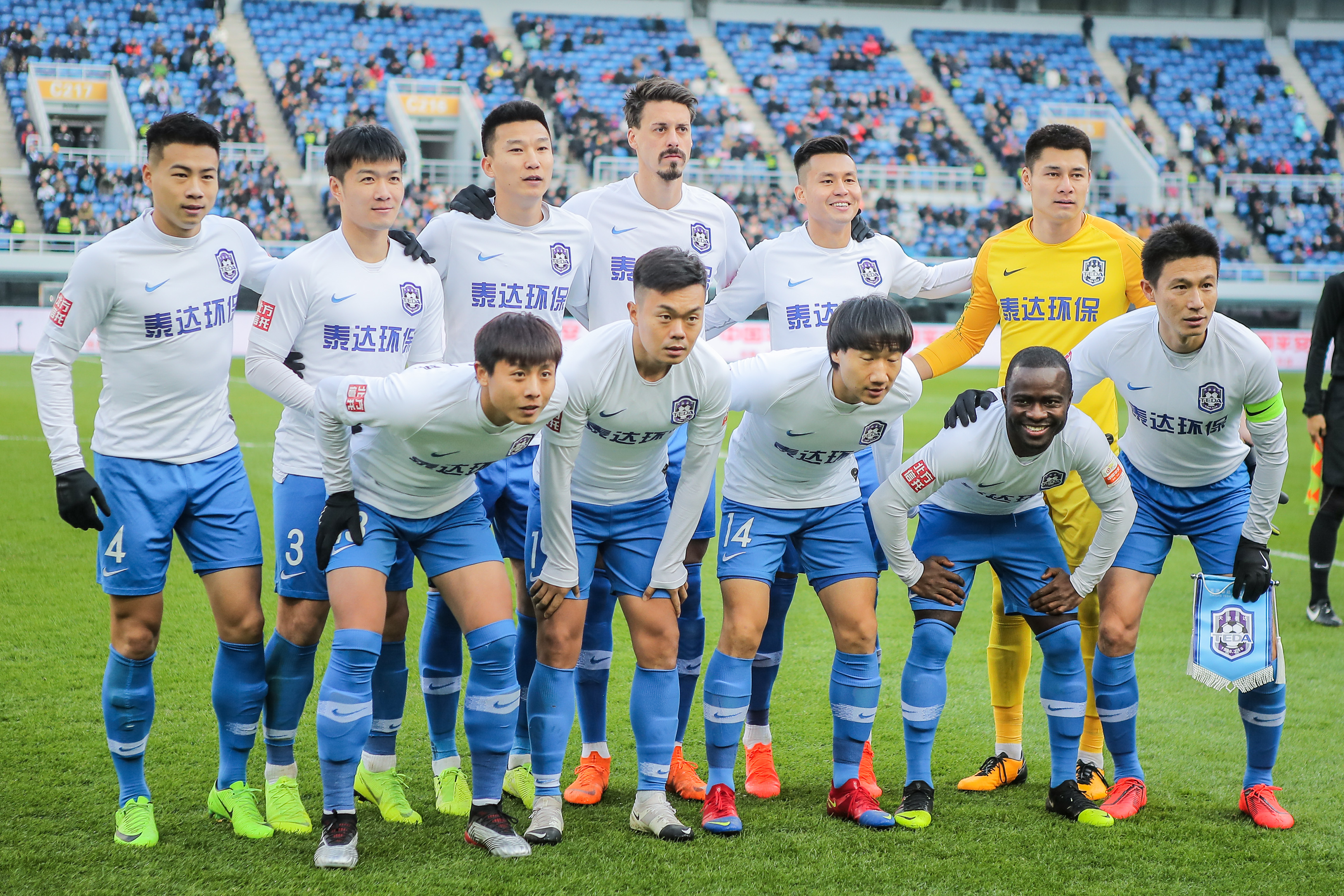 由他主罚
